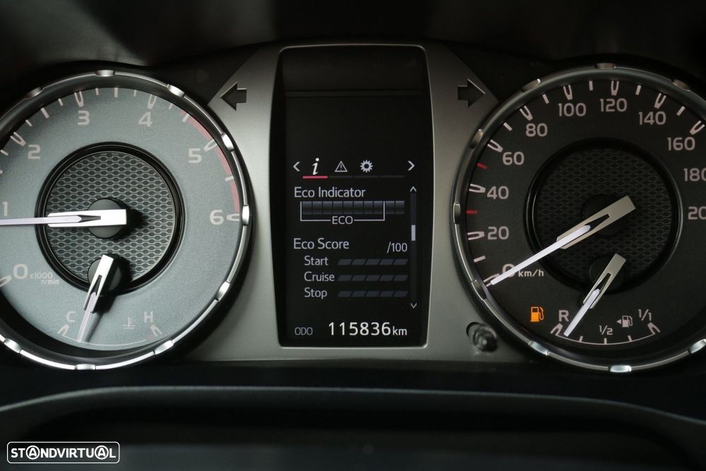 Toyota Hilux 2.4 D-4D 4WD CD CM - 34