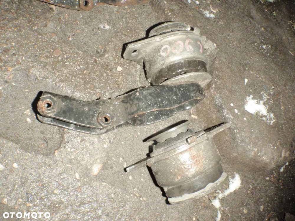 poduszka łapa wspornik skrzyni biegów silnika cinQuecento 700 900 - 3