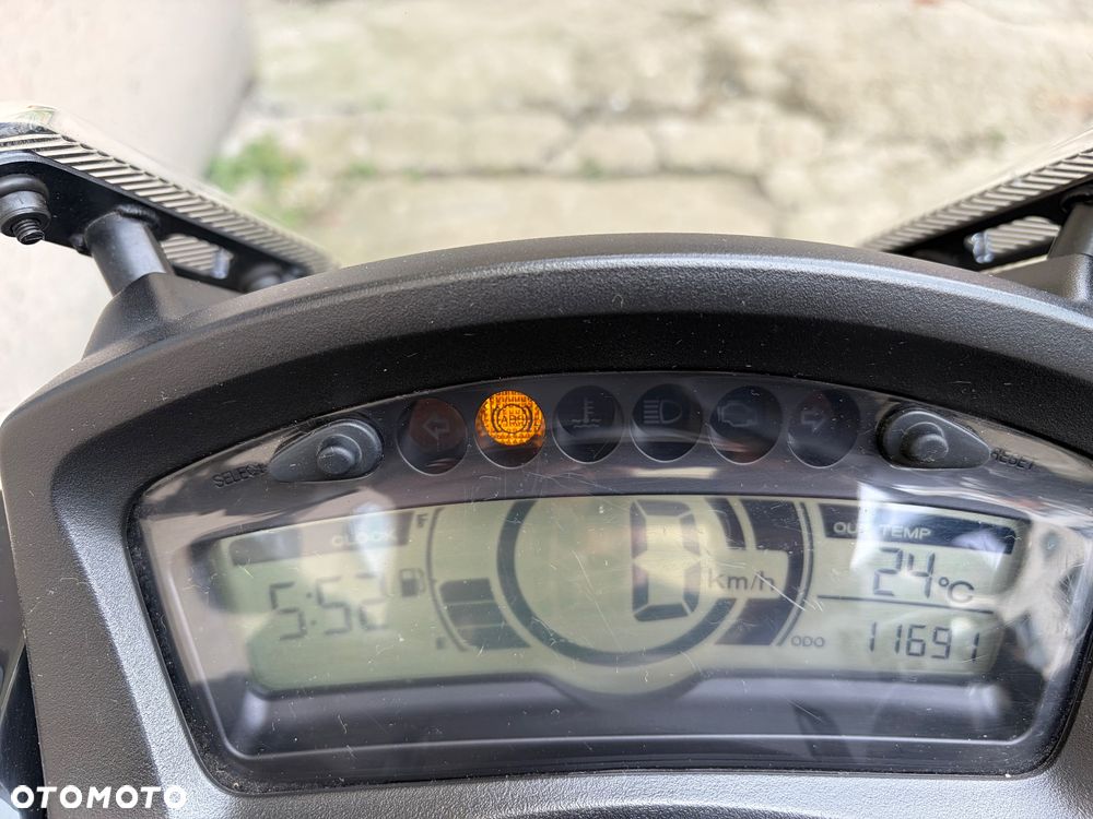 Yamaha Tricity - 6