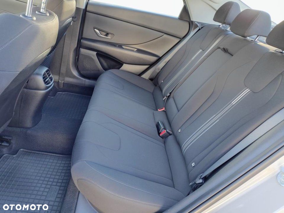 Hyundai Elantra - 21