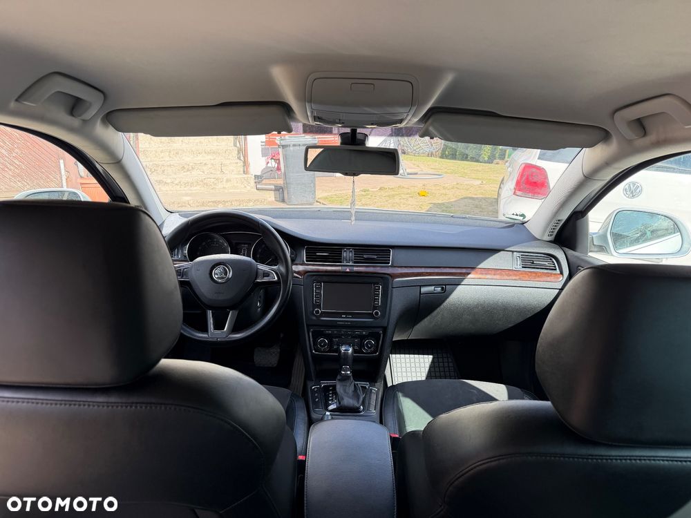 Skoda Superb 2.0 TDI Elegance DSG - 17