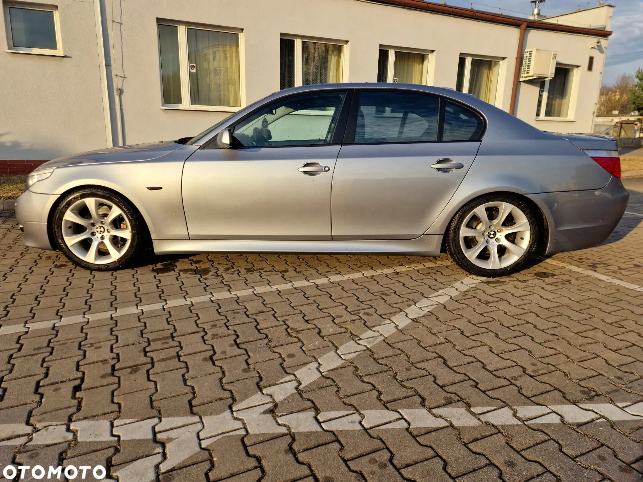 BMW Seria 5 545i - 3