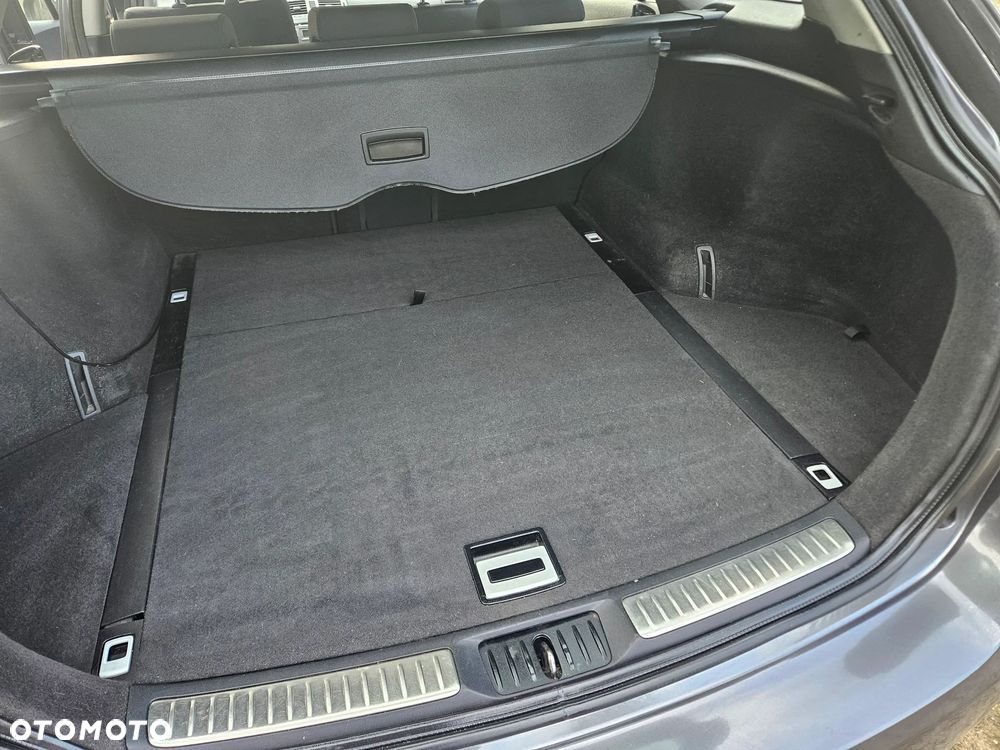 Toyota Avensis 1.8 Style - 8