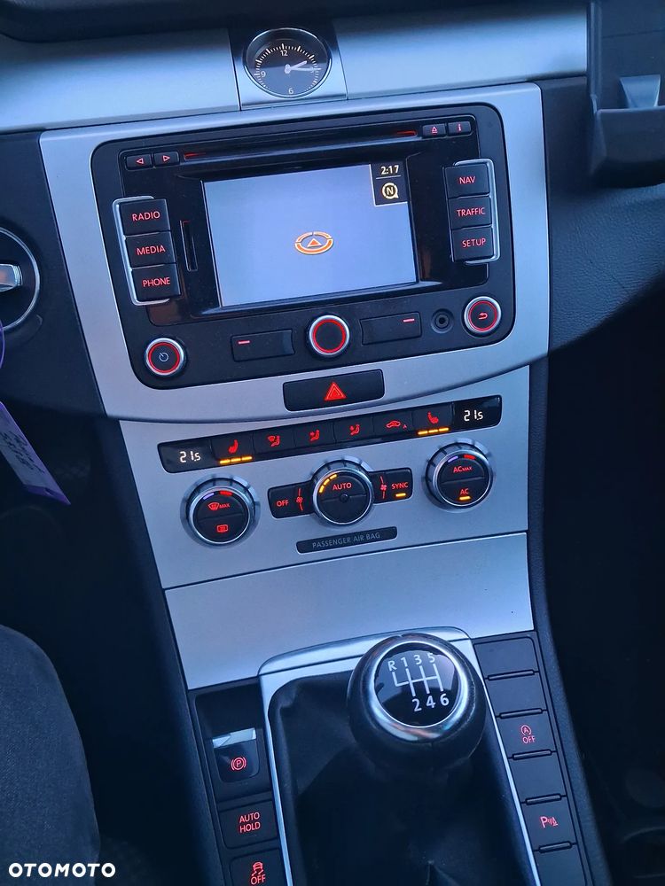 Volkswagen Passat 2.0 Blue TDI SCR Exclusive - 7