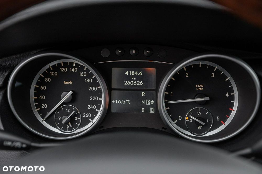 Mercedes-Benz Klasa R - 34