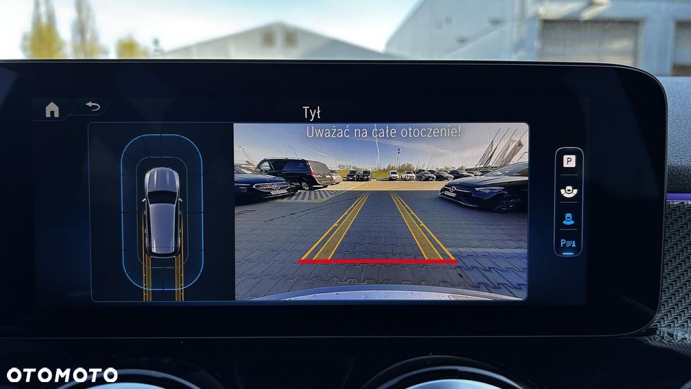 Mercedes-Benz GLB - 16