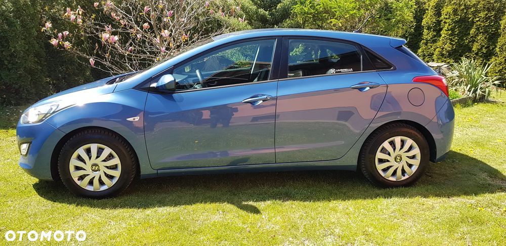 Hyundai i30 blue 1.4 Classic - 11