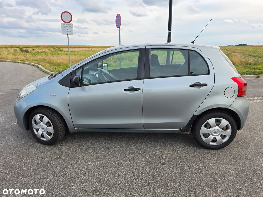 Toyota Yaris - 12
