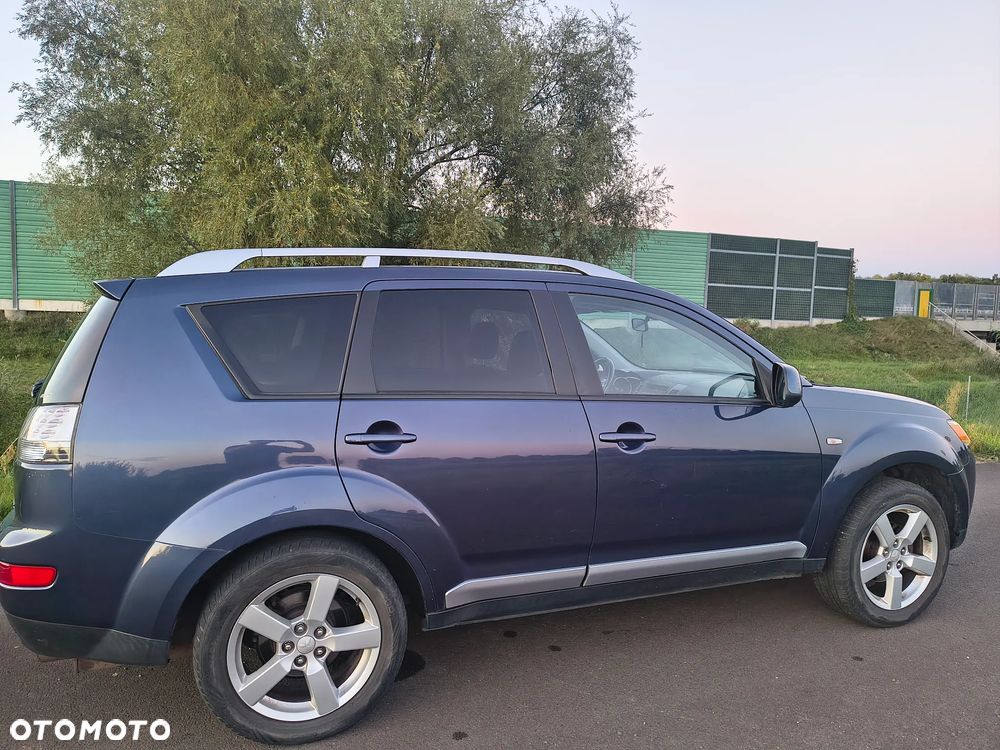 Mitsubishi Outlander 2.4 4WD Intense - 40