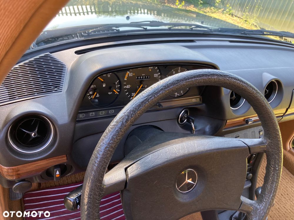 Mercedes-Benz W123 - 33