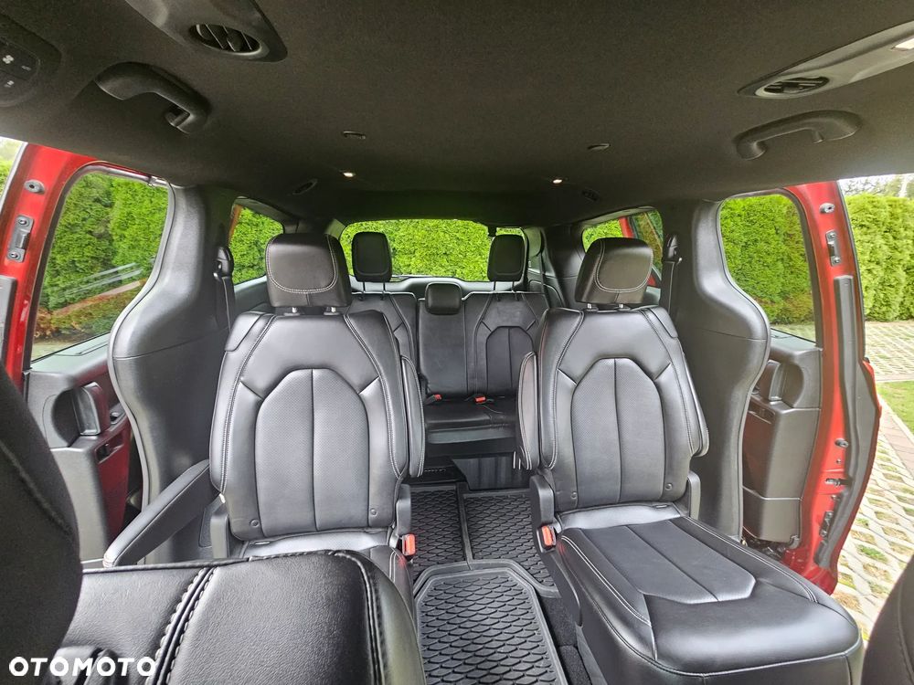 Chrysler Pacifica - 14