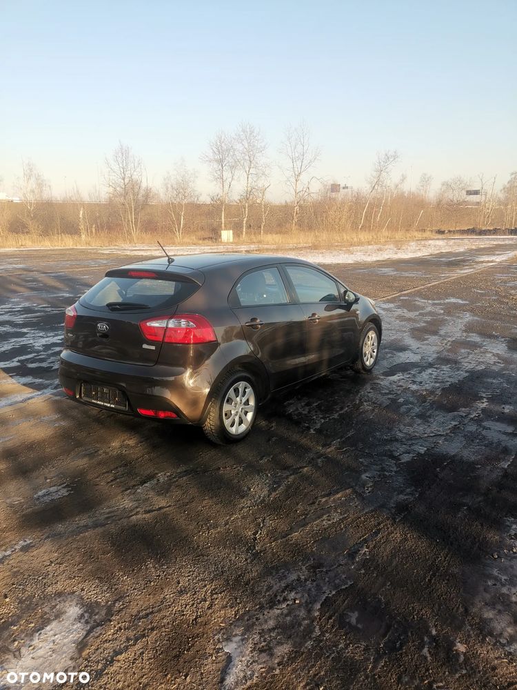 Kia Rio - 20