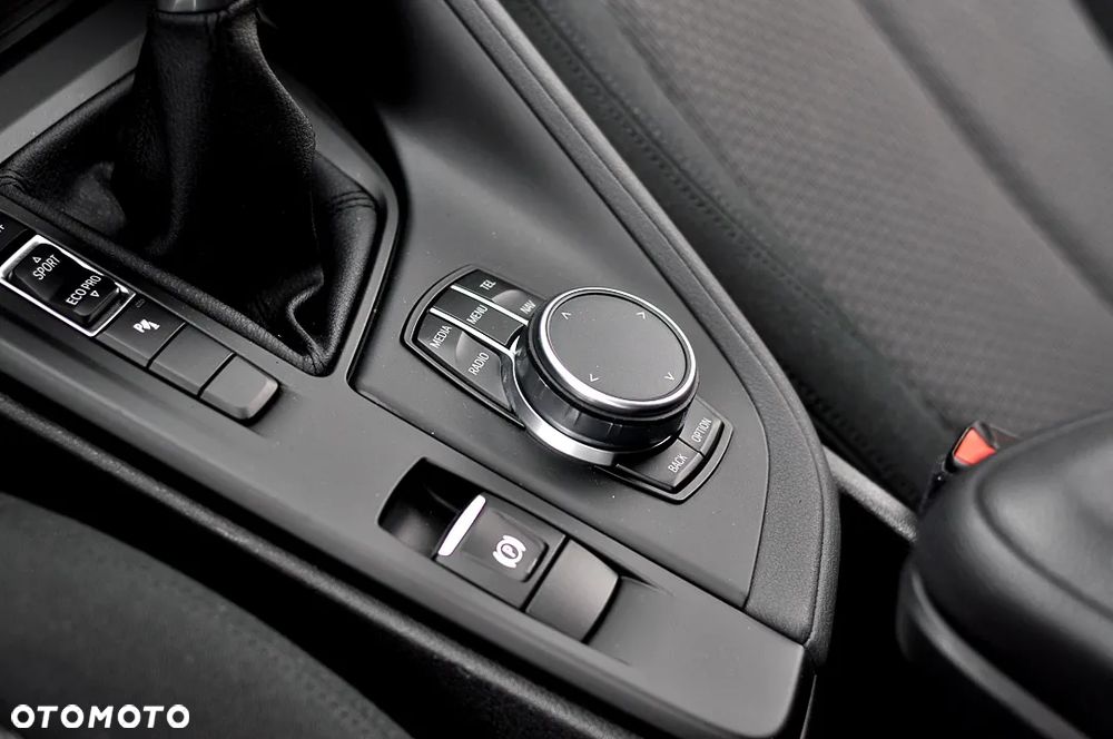 BMW X1 sDrive18d Business Edition - 32