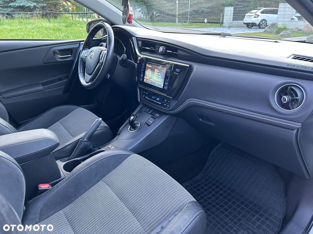 Toyota Auris Hybrid 135 Prestige - 9