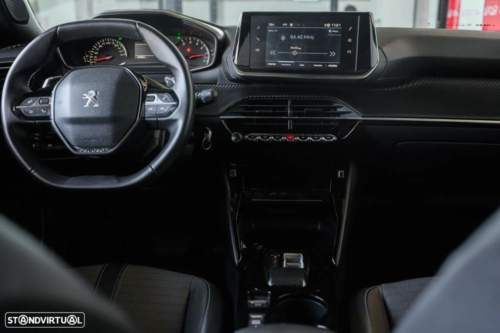 Peugeot 2008 1.2 PureTech Allure EAT8 - 47