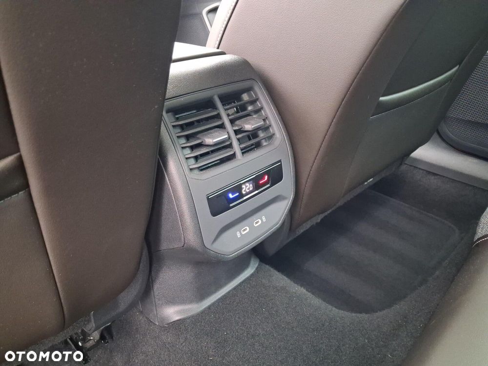 Seat Leon Sportstourer 2.0 TDI Xcellence DSG - 14