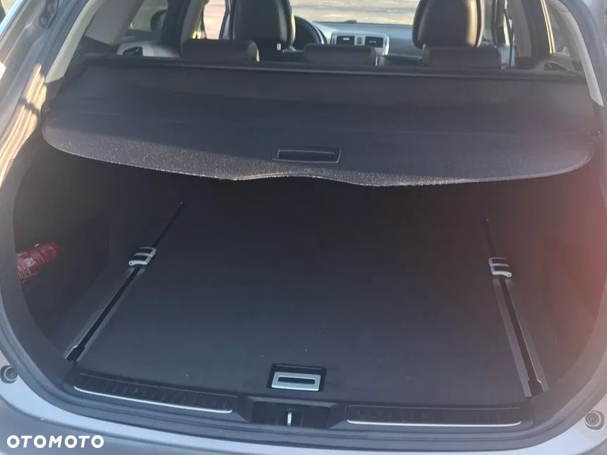 Toyota Avensis - 9
