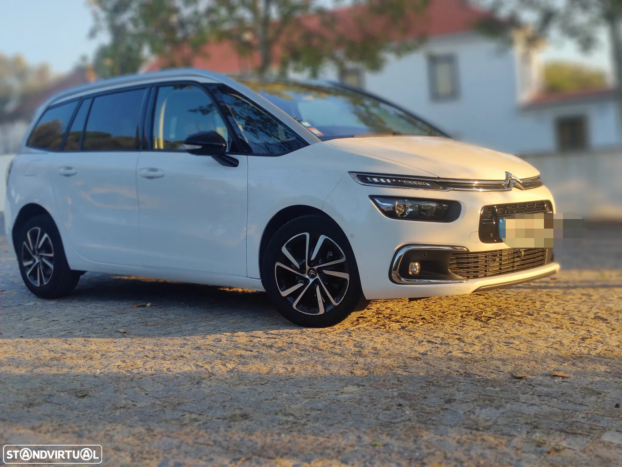 Citroën Grand C4 Spacetourer BlueHDi 130 Stop&Start EAT8 SHINE PACK - 2