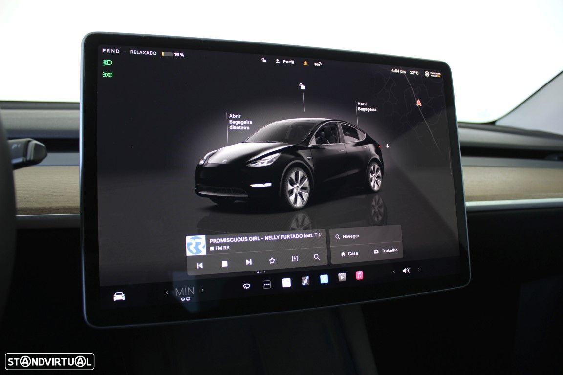 Tesla Model Y - 27