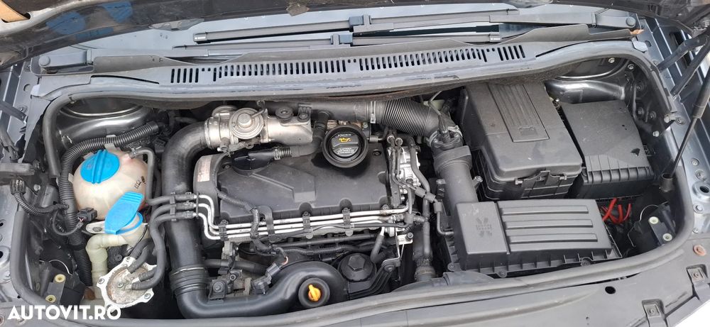 Volkswagen Touran 1.9TDI Highline - 14