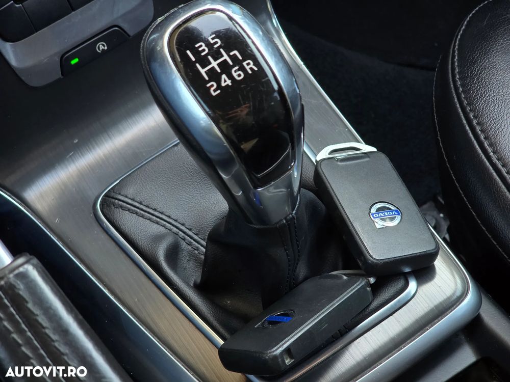 Volvo V40 D4 Summum - 18