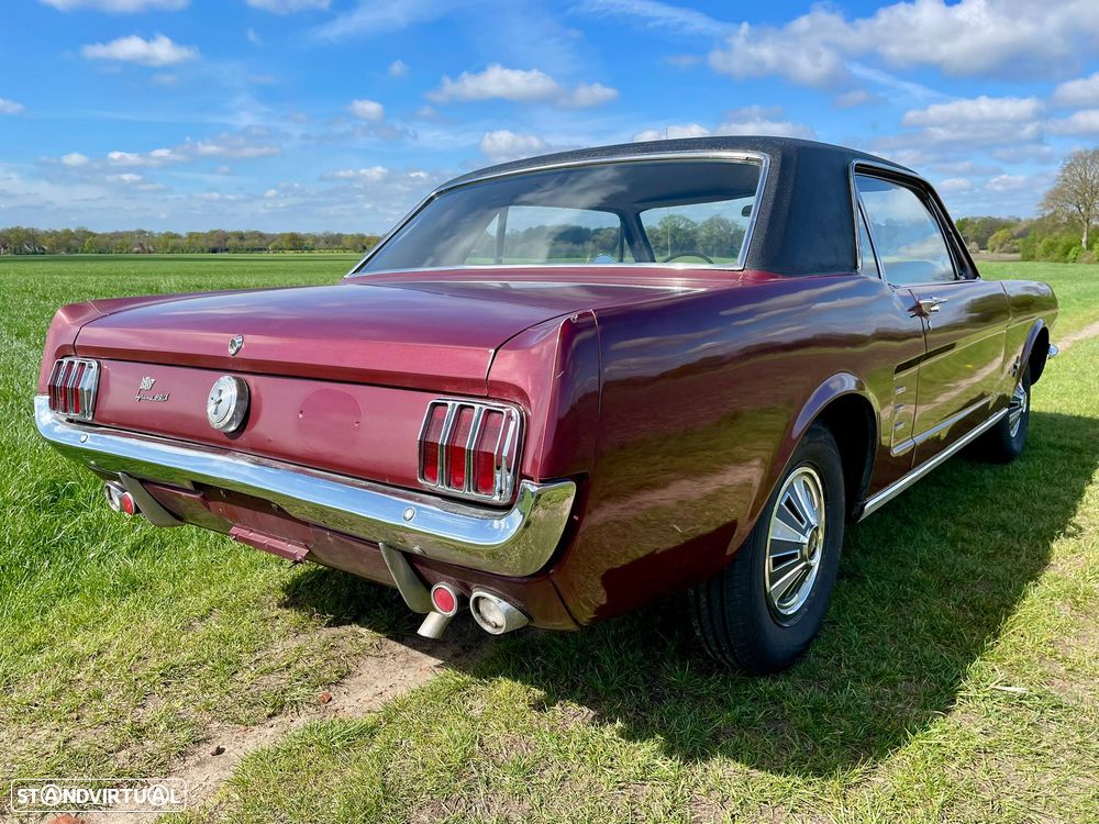 Ford Mustang - 4