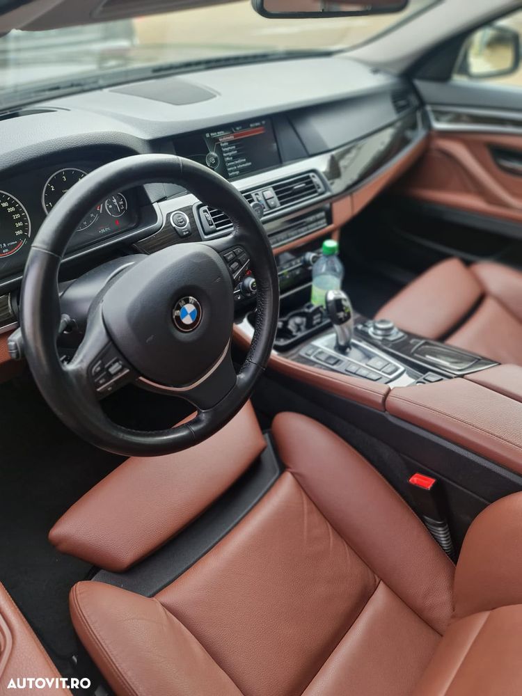 BMW Seria 5 530d xDrive - 12
