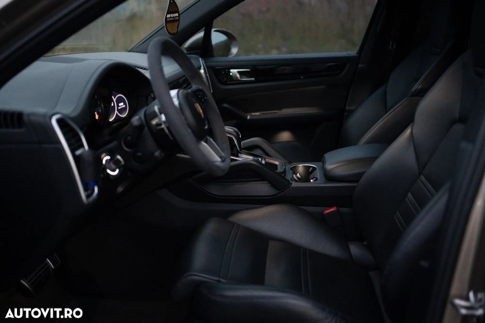 Porsche Cayenne S - 9