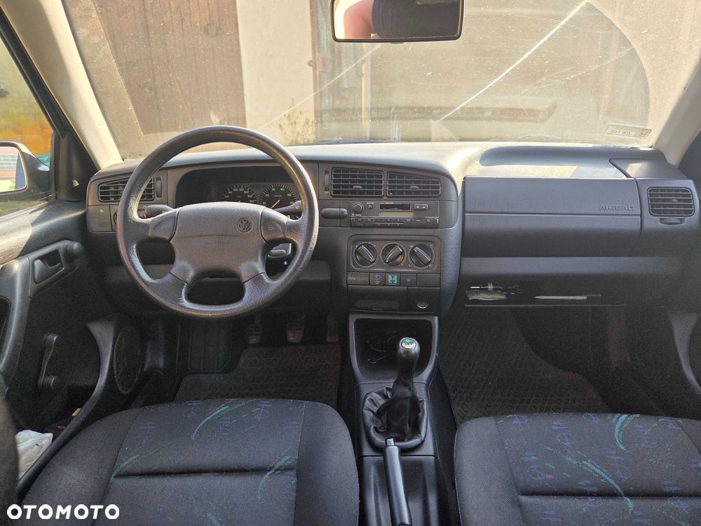 Volkswagen Golf - 5