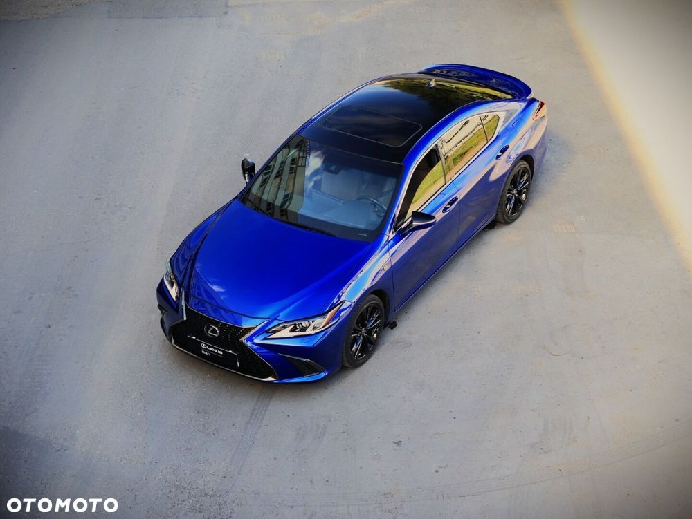 Lexus ES 300h F Sport Design - 11