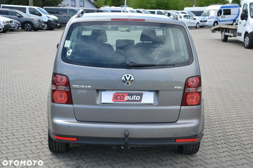 Volkswagen Touran - 6