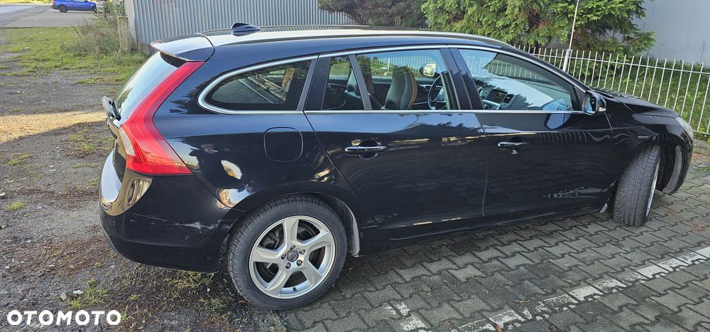 Volvo V60 D4 Geartronic Summum - 5