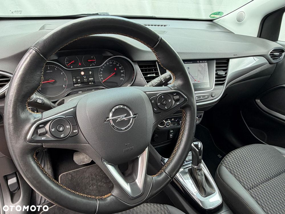 Opel Crossland X 1.2 T Design Line S&S - 24