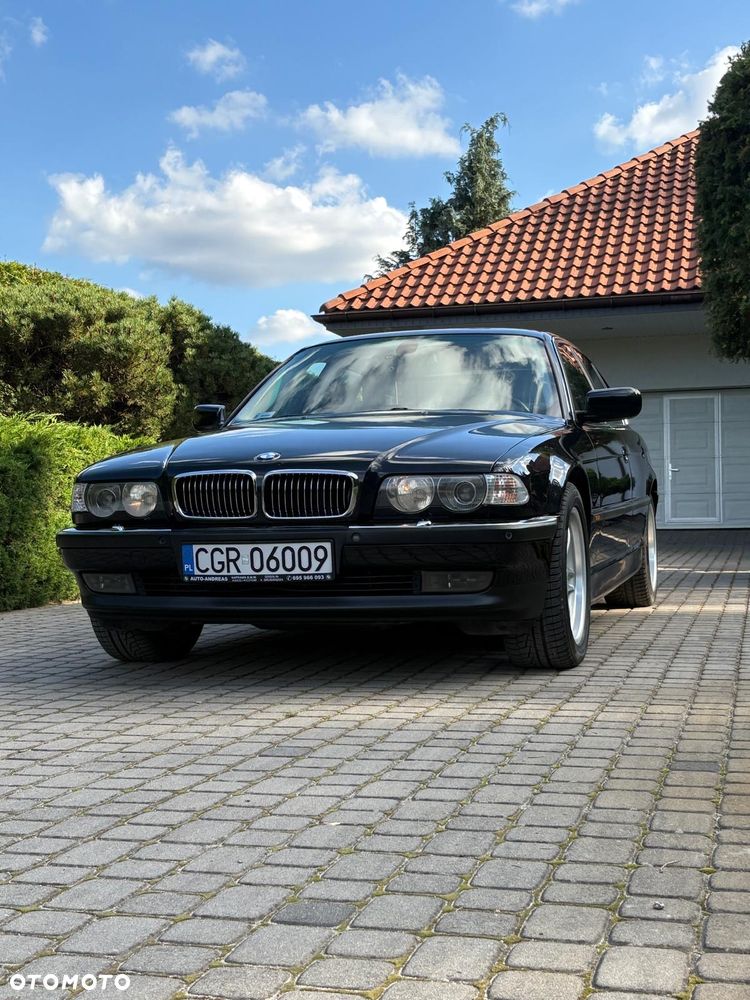 BMW Seria 7 735i L - 2