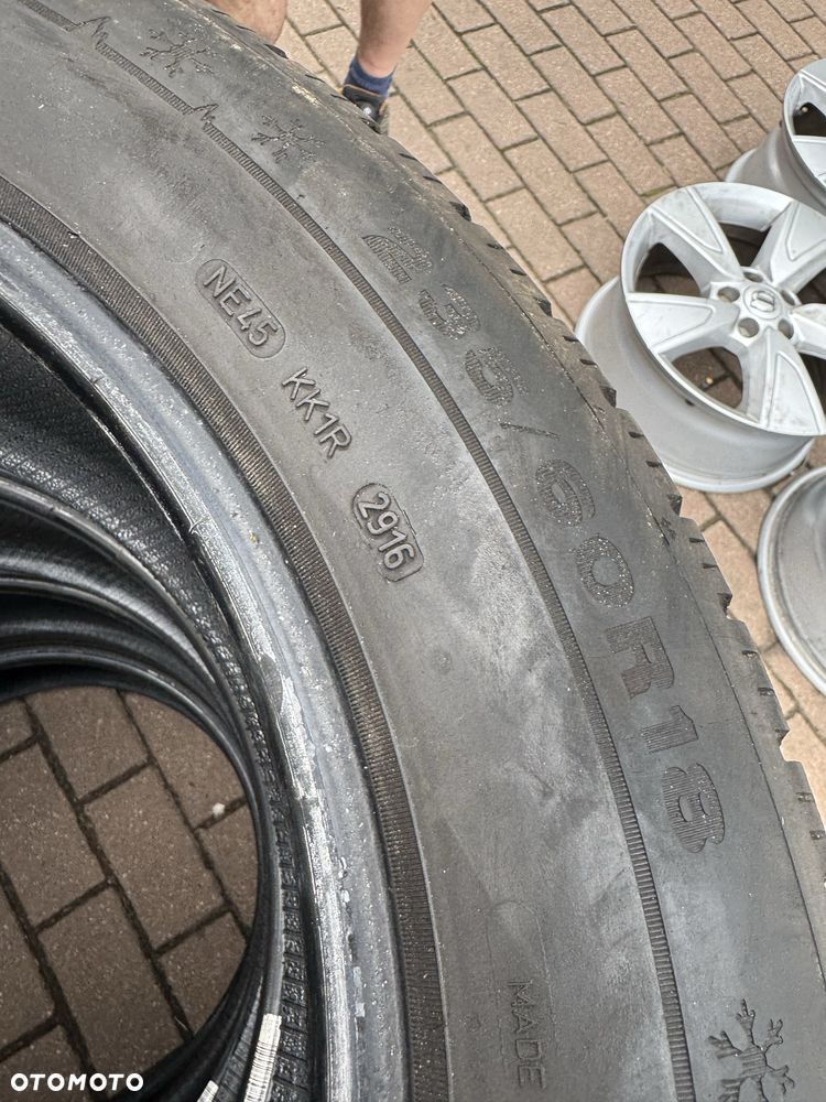Komplet opon zimowych 235/60/18 DUNLOP Używane F-Vat - 4