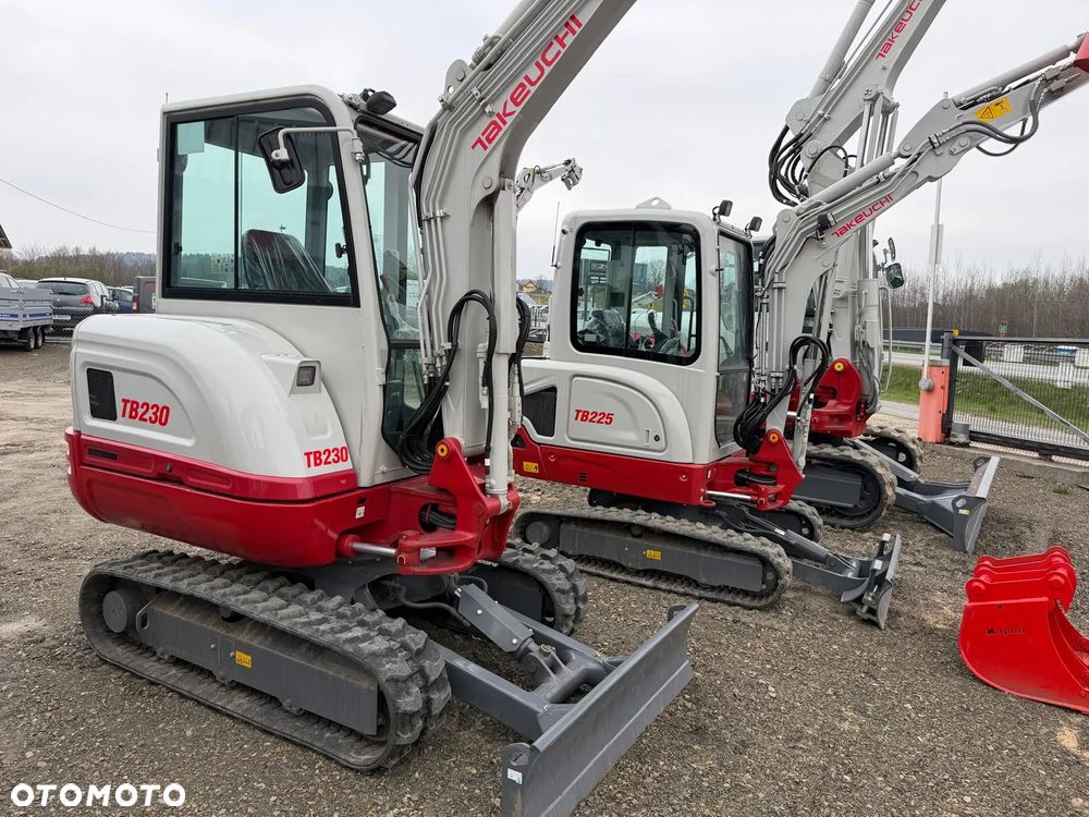 Takeuchi TB230 V3 - 4