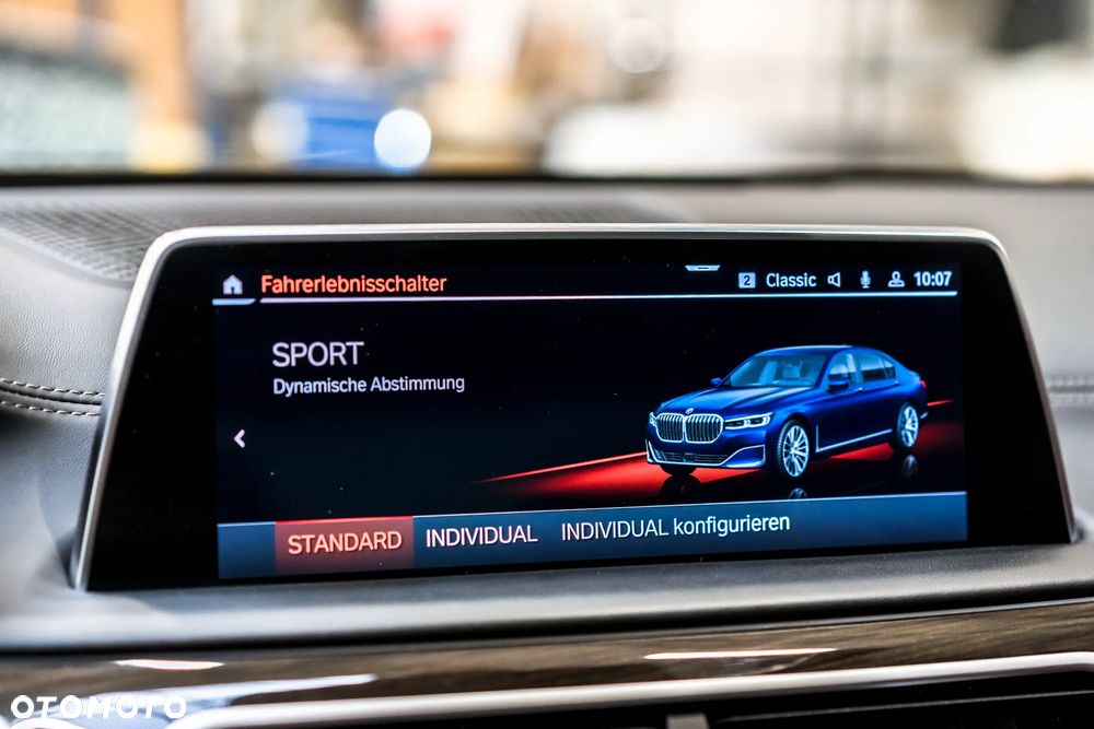BMW Seria 7 740Li xDrive - 31