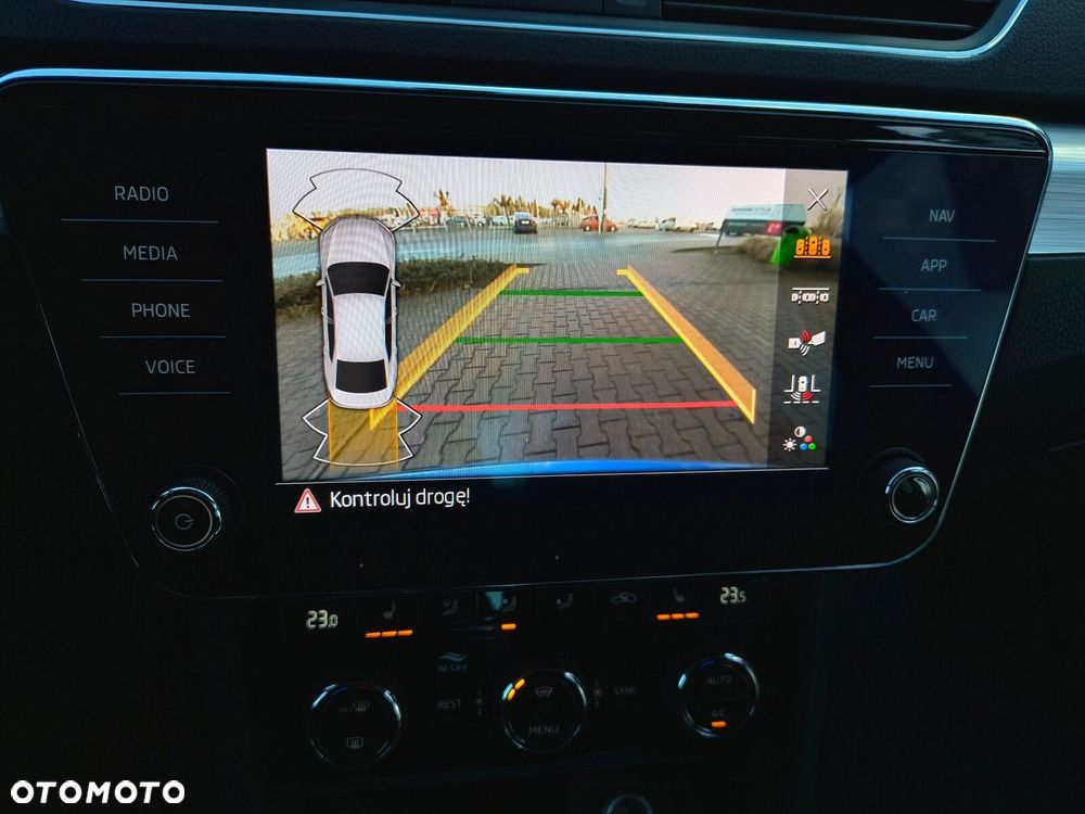 Skoda Superb 2.0 TDI SCR Ambition DSG - 36