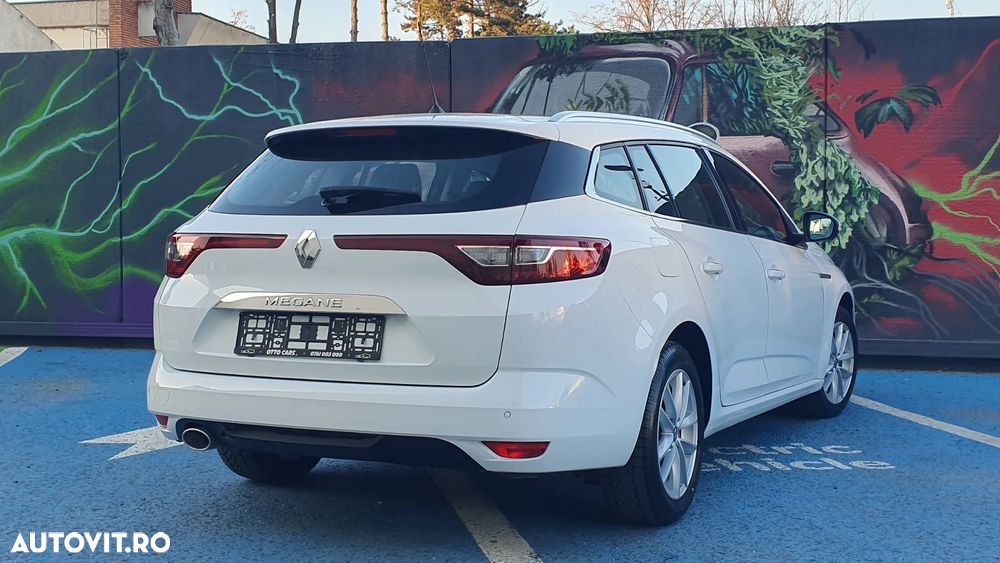 Renault Megane BLUE dCi 115 Techno - 12