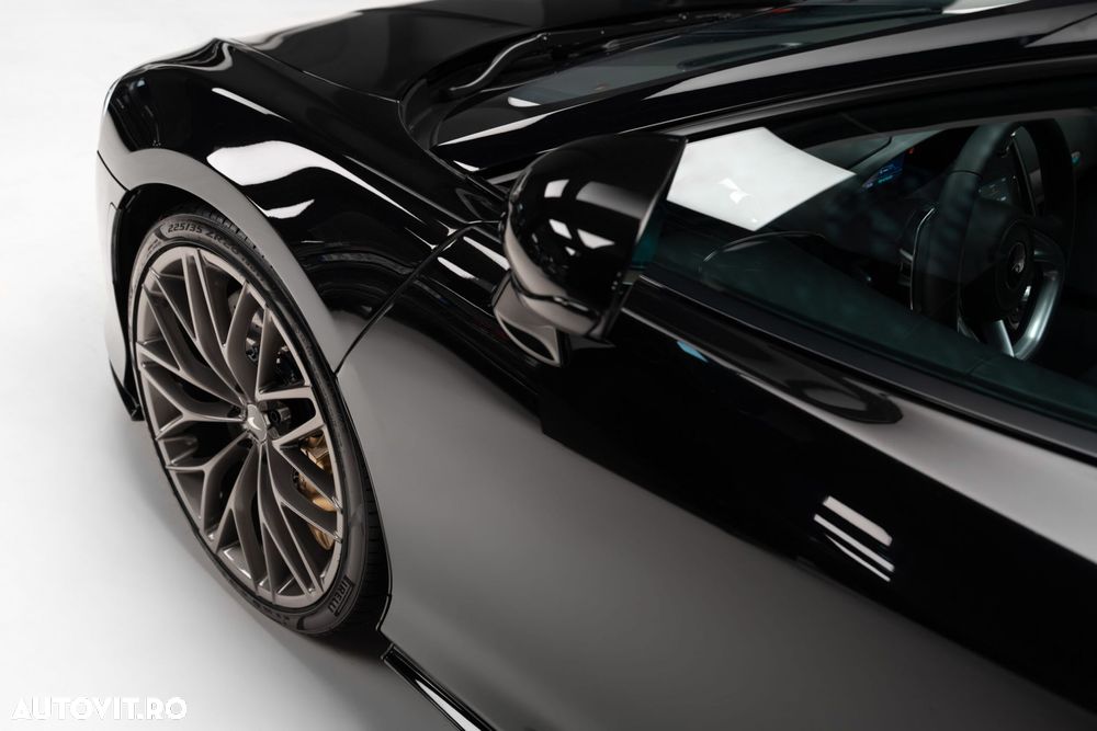McLaren GT - 8