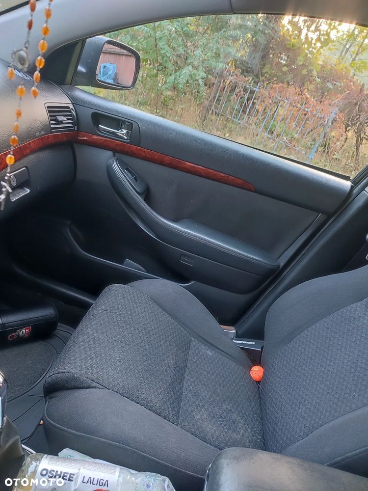 Toyota Avensis 2.0 D-4D Combi - 12