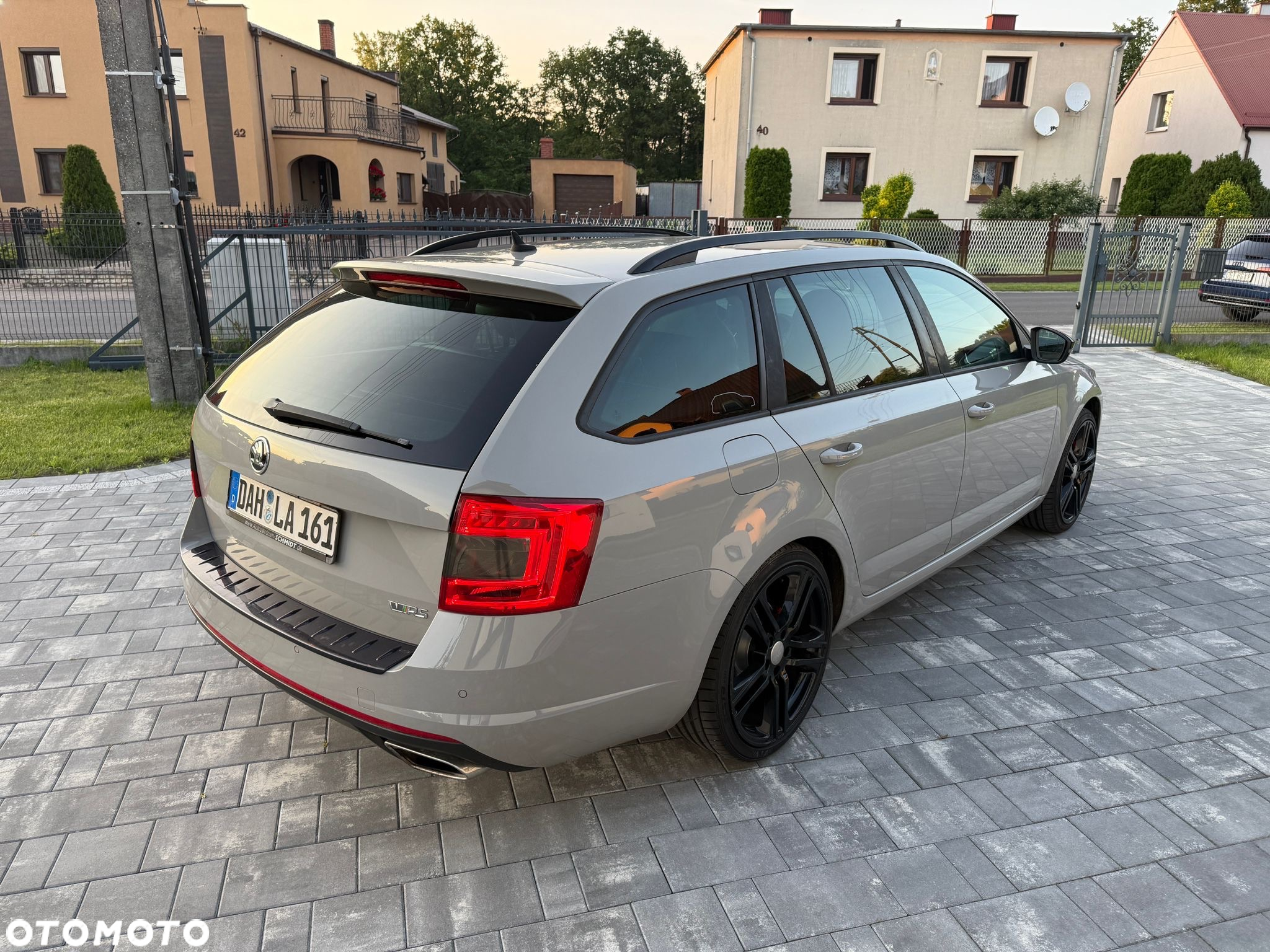 Skoda Octavia Combi 2.0 TSI (Green tec) RS - 10