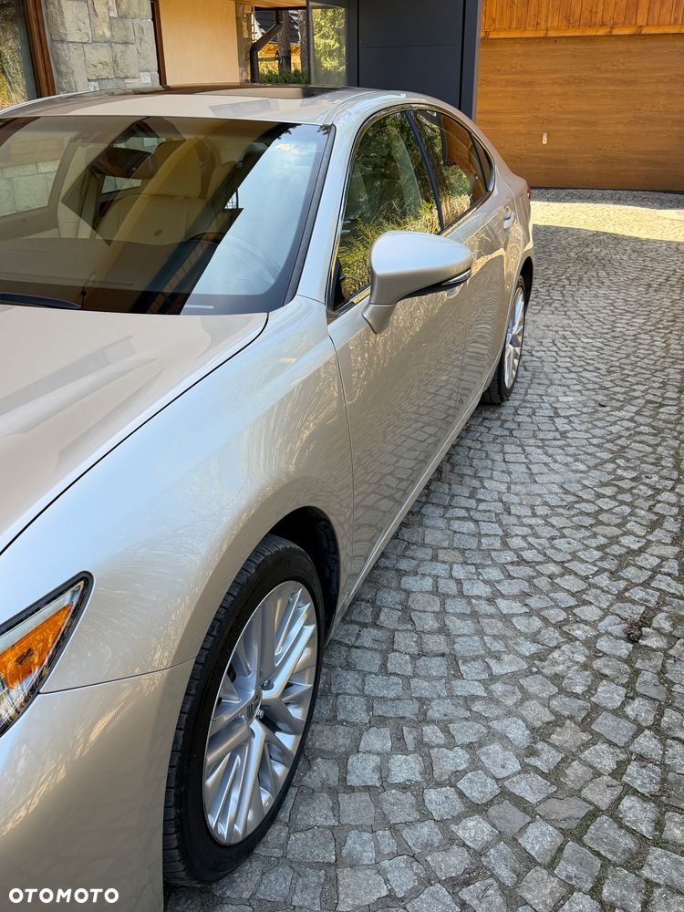 Lexus ES - 11