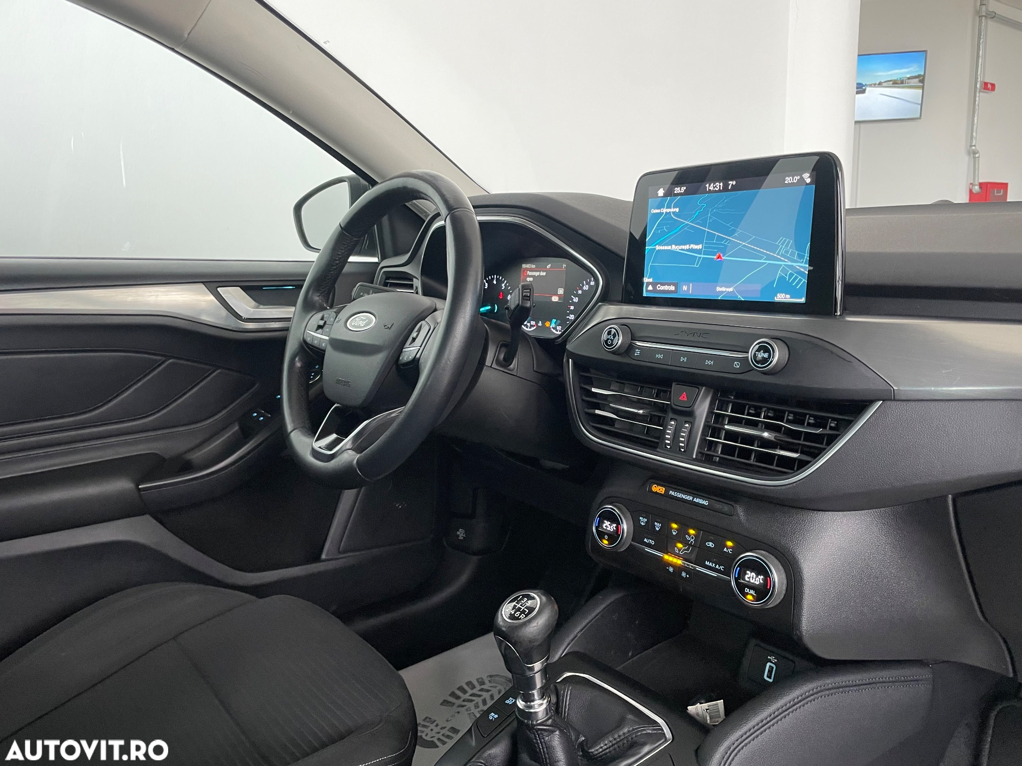 Ford Focus 1.0 EcoBoost Start-Stopp-System TITANIUM DESIGN - 26