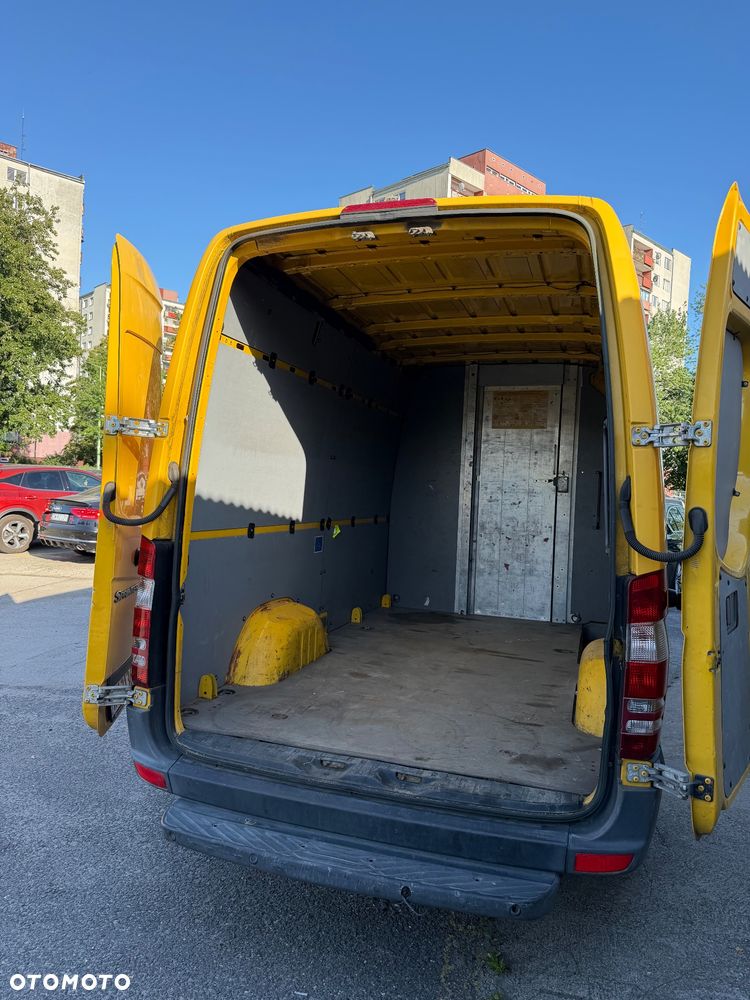 Mercedes-Benz Sprinter - 9