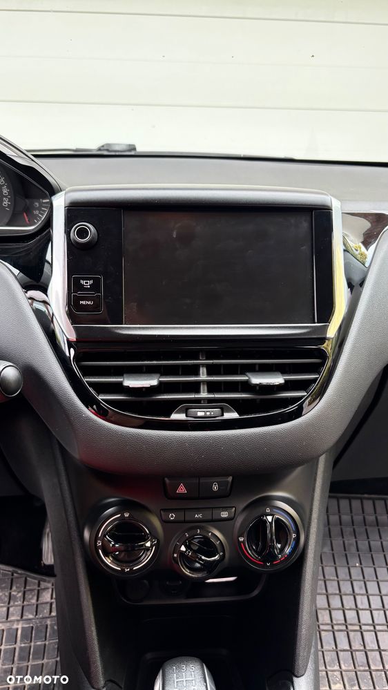 Peugeot 208 1.2 PureTech Active - 15