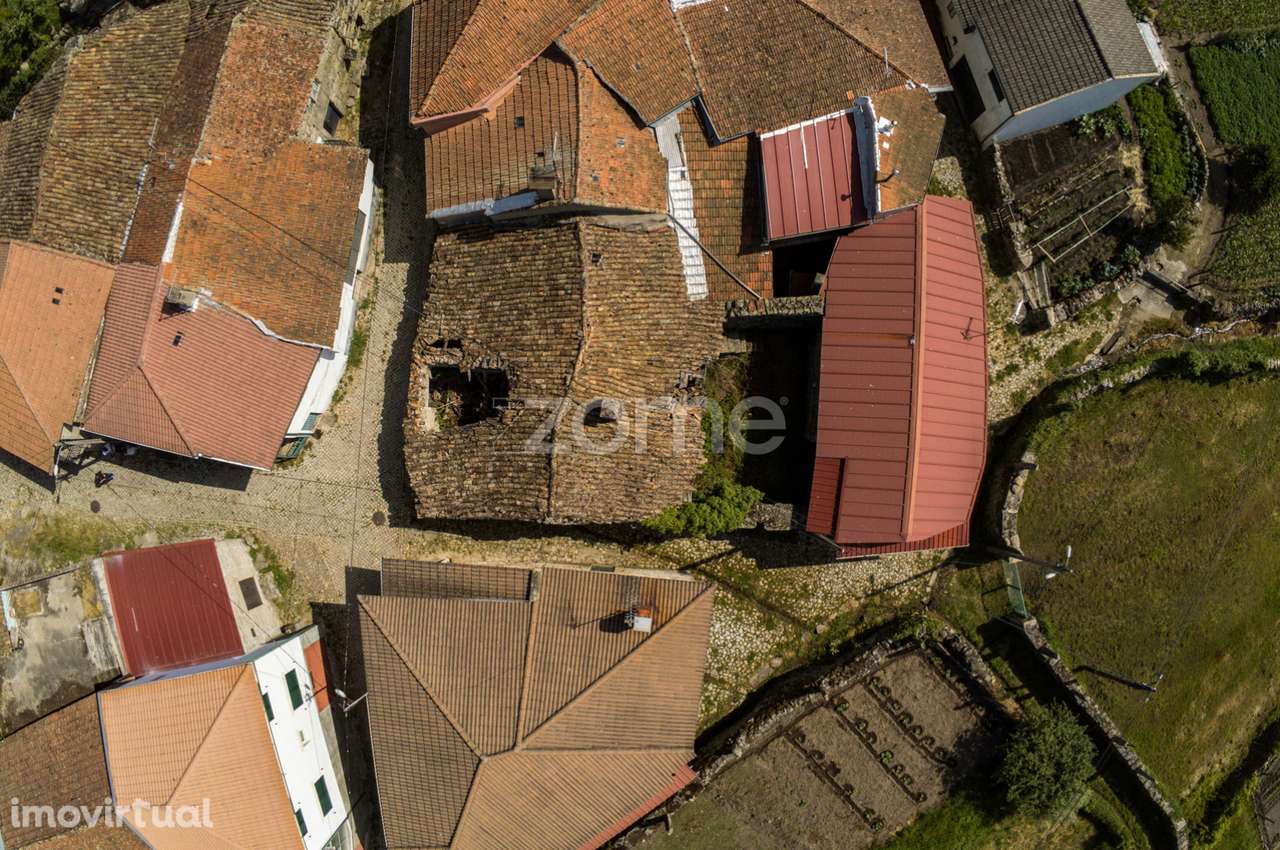 Moradia T4 para recuperar em Quintã, Vreia de Jales - Vila Real - Grande imagem: 5/8