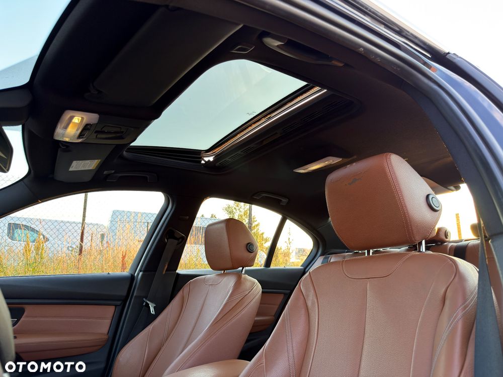 BMW Seria 3 328i Luxury Line - 22