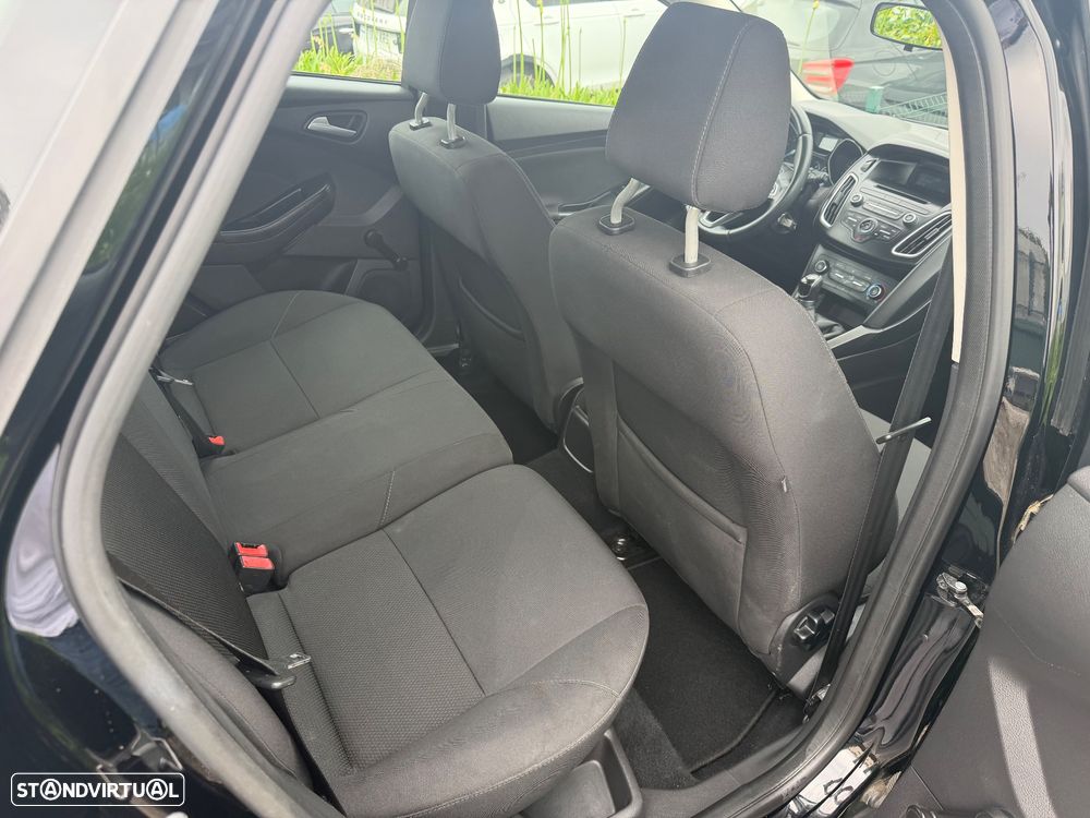 Ford Focus SW 1.0 EcoBoost S&S Titanium - 10