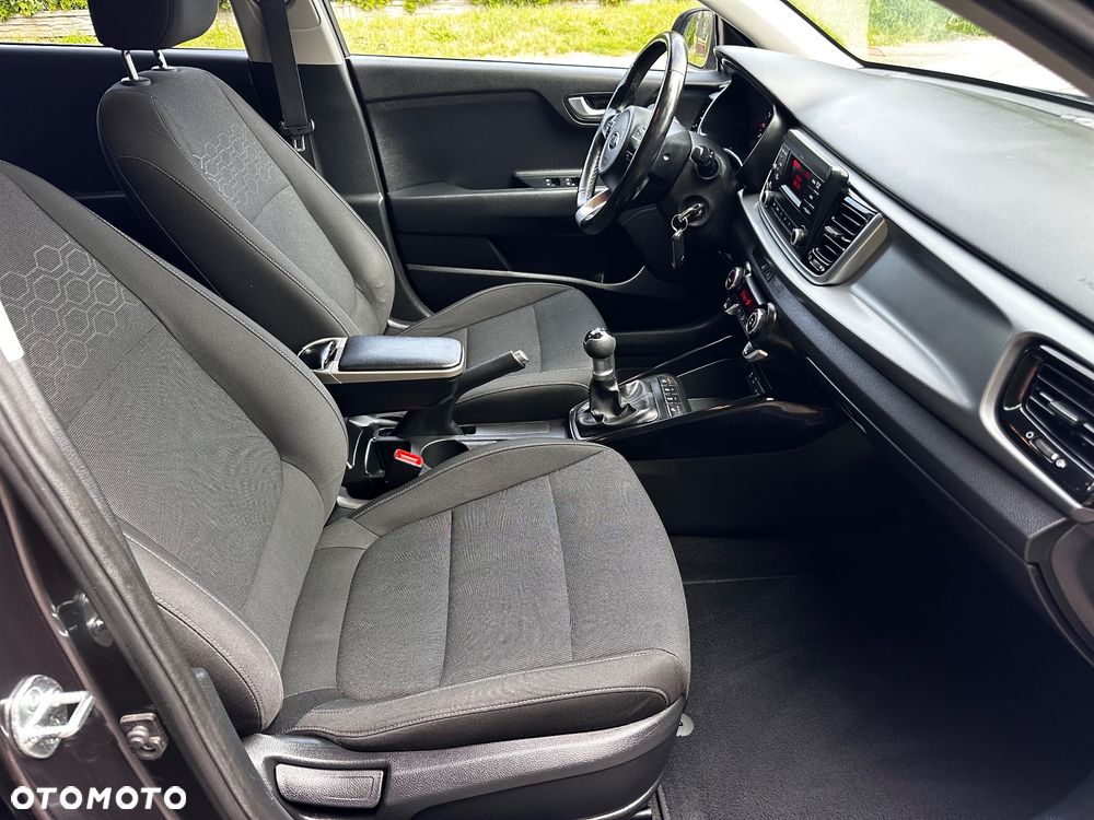 Kia Rio 1.2 Dream Team Edition - 28